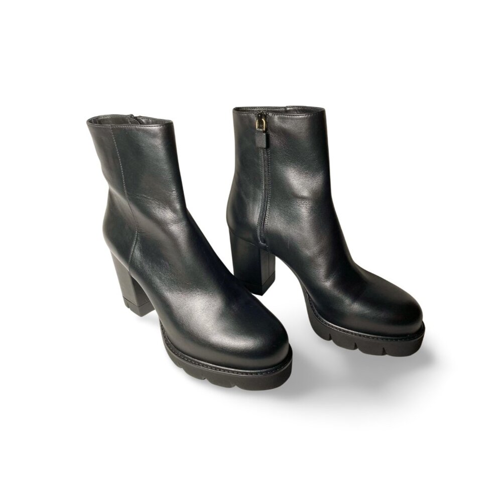 Stuart Weitzman Ande Leather Block-Heel Booties
